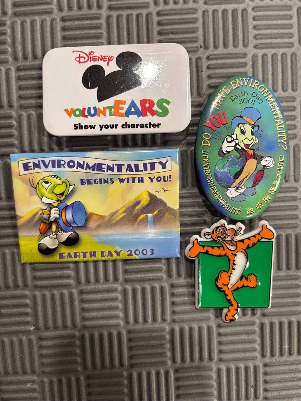 Disney Enamel Pin Set -Tigger, Jiminy Cricket